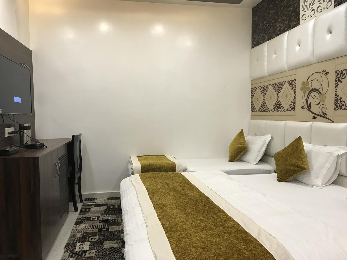 Hotel Mmk Kánpur Kültér fotó