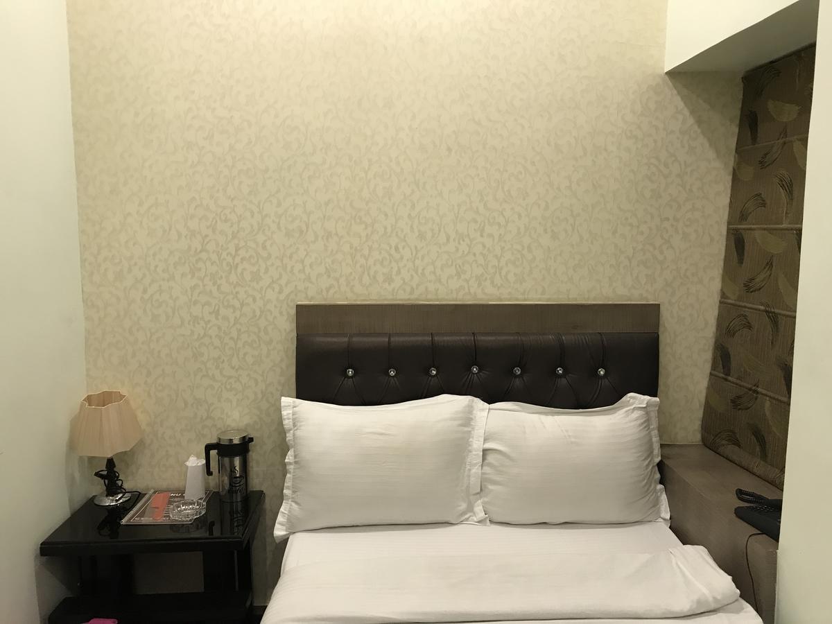 Hotel Mmk Kánpur Kültér fotó