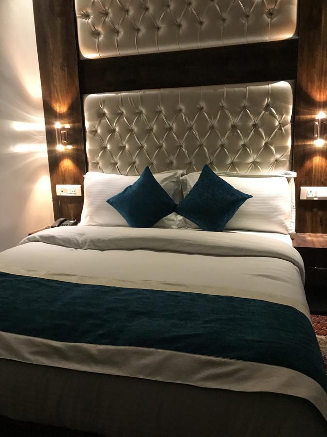 Hotel Mmk Kánpur Kültér fotó