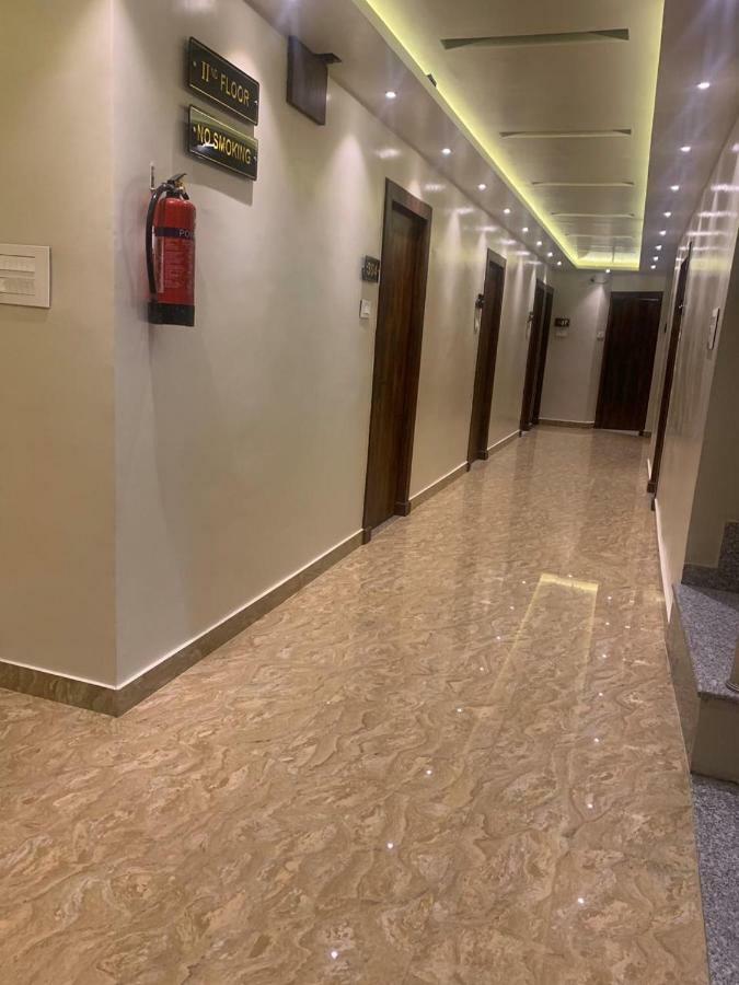 Hotel Mmk Kánpur Kültér fotó