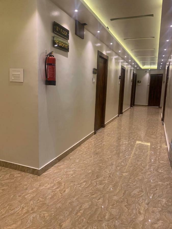 Hotel Mmk Kánpur Kültér fotó