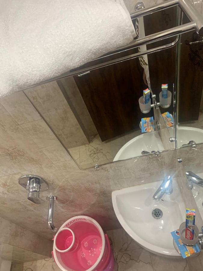 Hotel Mmk Kánpur Kültér fotó