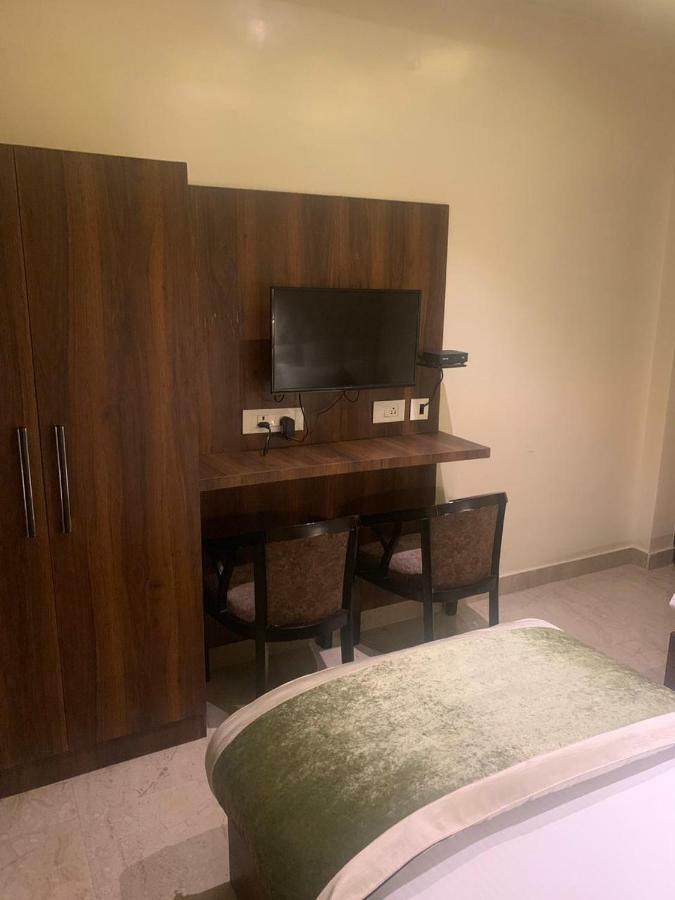 Hotel Mmk Kánpur Kültér fotó